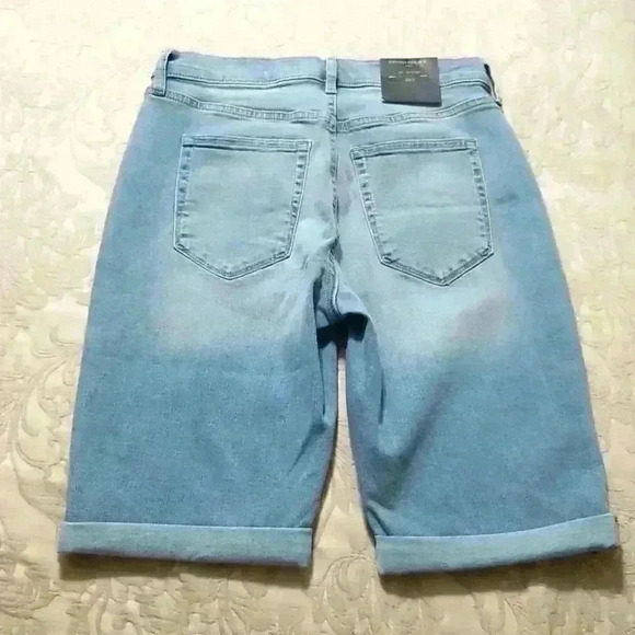 Banana Republic High-Rise Light Wash Denim Shorts - Picture 15 of 16